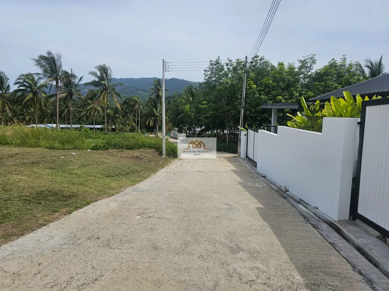 Quiet 800 sqm Freehold Land on a Private Road in Maenam Soi 1, Ko Samui