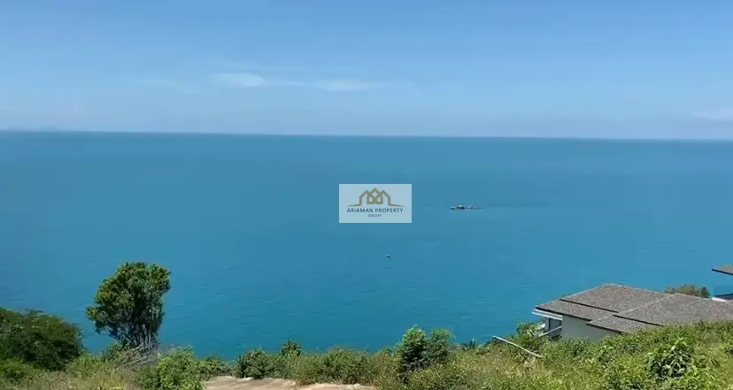 ที่ดินริมทะเลหายากพร้อมวิวพาโนรามาและสภาพแวดล้อมเขียวขจี