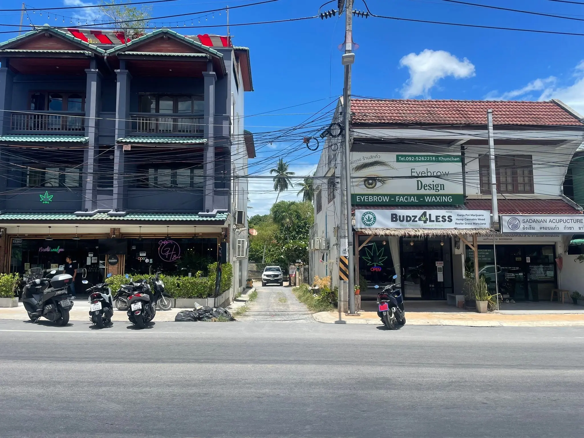 บ้านสไตล์ไทยในหมู่บ้านชาวประมง