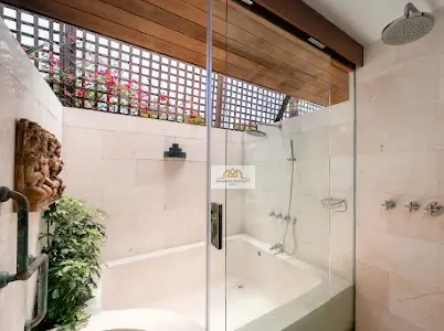 Spacious 9-Bedroom Villa in Bangrak with Modern Tropical Charm and Beach Access