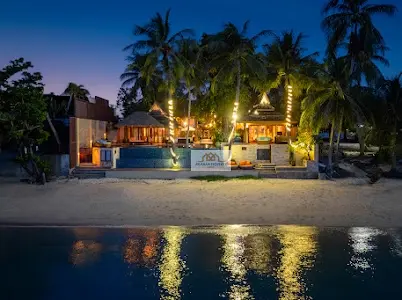 Spacious 9-Bedroom Villa in Bangrak with Modern Tropical Charm and Beach Access