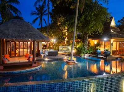 Spacious 9-Bedroom Villa in Bangrak with Modern Tropical Charm and Beach Access