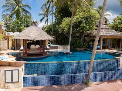 Spacious 9-Bedroom Villa in Bangrak with Modern Tropical Charm and Beach Access