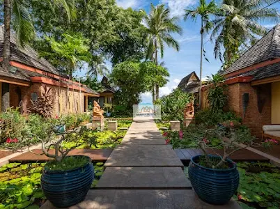 Spacious 9-Bedroom Villa in Bangrak with Modern Tropical Charm and Beach Access