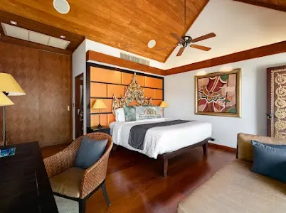 Spacious 9-Bedroom Villa in Bangrak with Modern Tropical Charm and Beach Access