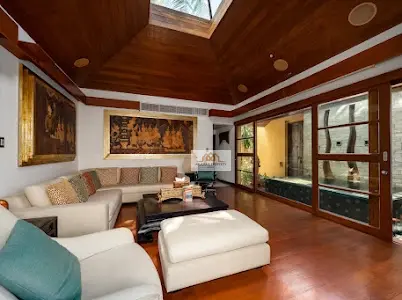 Spacious 9-Bedroom Villa in Bangrak with Modern Tropical Charm and Beach Access