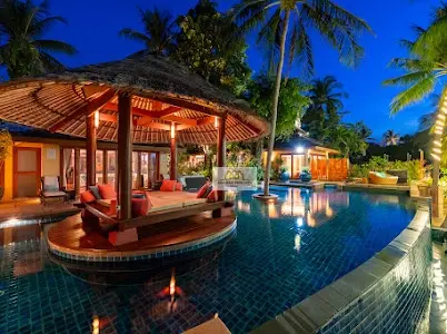 Spacious 9-Bedroom Villa in Bangrak with Modern Tropical Charm and Beach Access