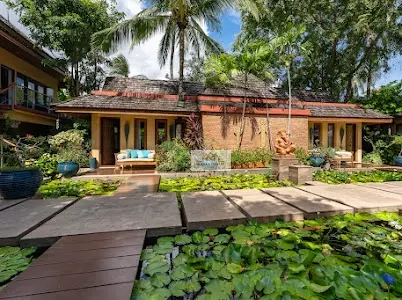 Spacious 9-Bedroom Villa in Bangrak with Modern Tropical Charm and Beach Access