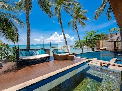 Spacious 9-Bedroom Villa in Bangrak with Modern Tropical Charm and Beach Access
