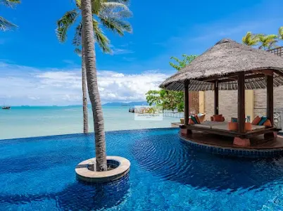 Spacious 9-Bedroom Villa in Bangrak with Modern Tropical Charm and Beach Access