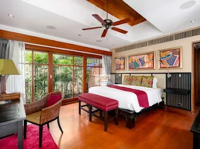 Spacious 9-Bedroom Villa in Bangrak with Modern Tropical Charm and Beach Access