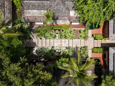 Spacious 9-Bedroom Villa in Bangrak with Modern Tropical Charm and Beach Access