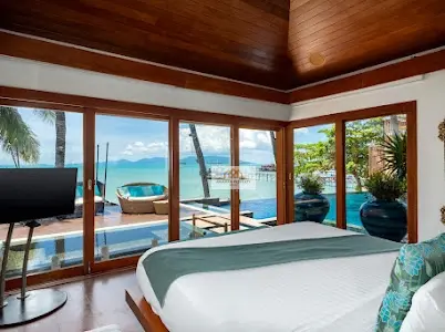 Spacious 9-Bedroom Villa in Bangrak with Modern Tropical Charm and Beach Access