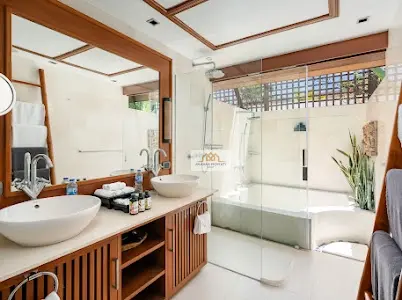 Spacious 9-Bedroom Villa in Bangrak with Modern Tropical Charm and Beach Access