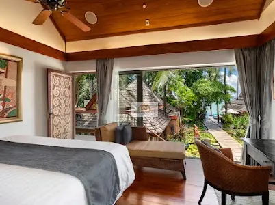Spacious 9-Bedroom Villa in Bangrak with Modern Tropical Charm and Beach Access