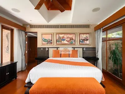 Spacious 9-Bedroom Villa in Bangrak with Modern Tropical Charm and Beach Access
