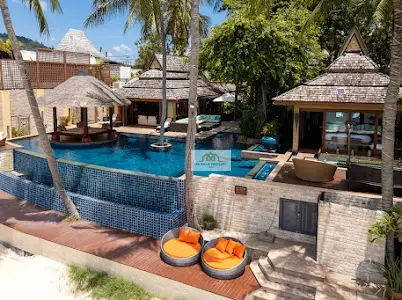 Spacious 9-Bedroom Villa in Bangrak with Modern Tropical Charm and Beach Access