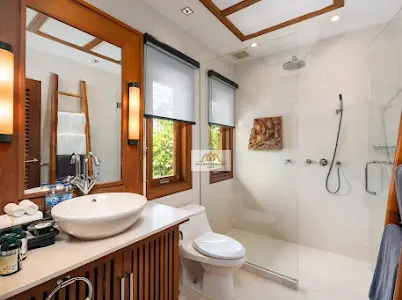 Spacious 9-Bedroom Villa in Bangrak with Modern Tropical Charm and Beach Access