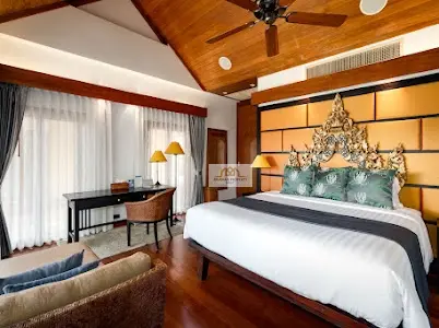 Spacious 9-Bedroom Villa in Bangrak with Modern Tropical Charm and Beach Access
