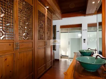 Spacious 9-Bedroom Villa in Bangrak with Modern Tropical Charm and Beach Access