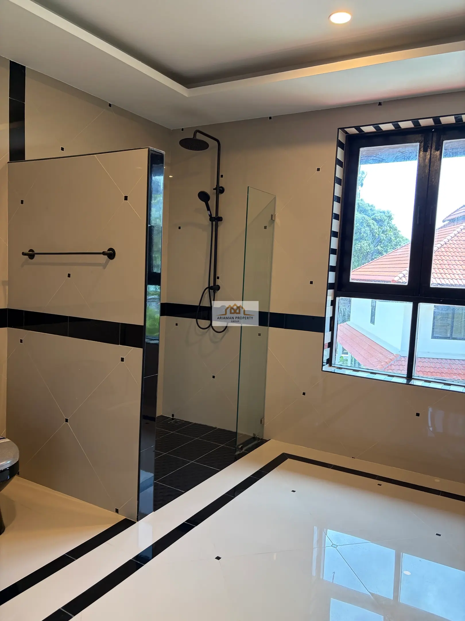 Spacious 4-Bedroom House with Pool and Outdoor Terrace in Thongson Bay, Ko Samui