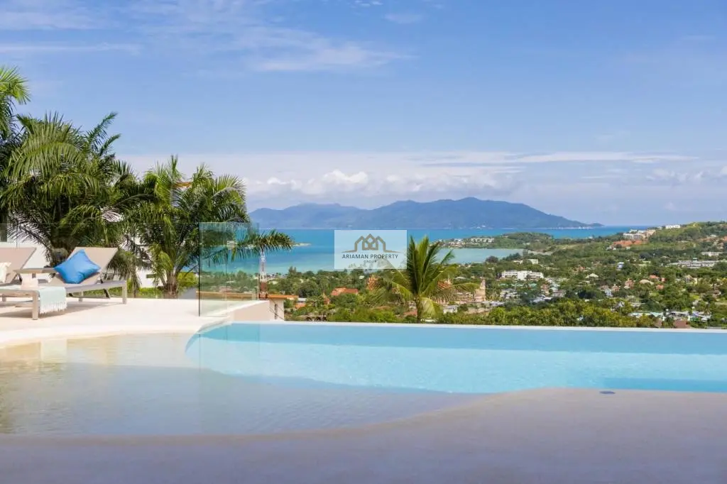 Incredible 5-Bedroom Villa with Infinity Pool and Ocean Views