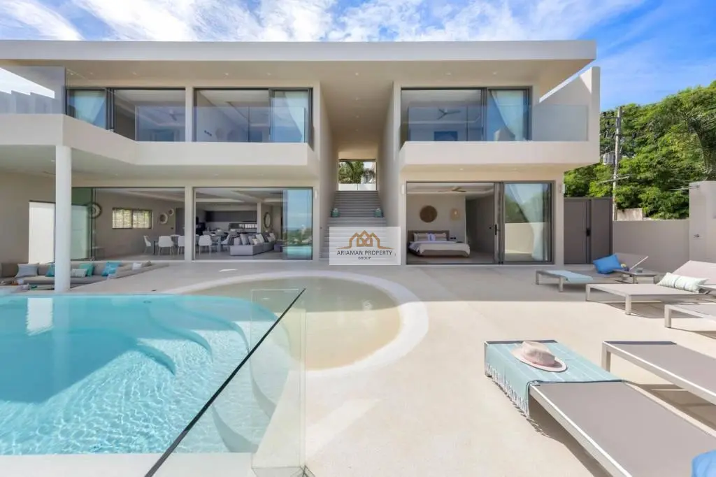 Incredible 5-Bedroom Villa with Infinity Pool and Ocean Views