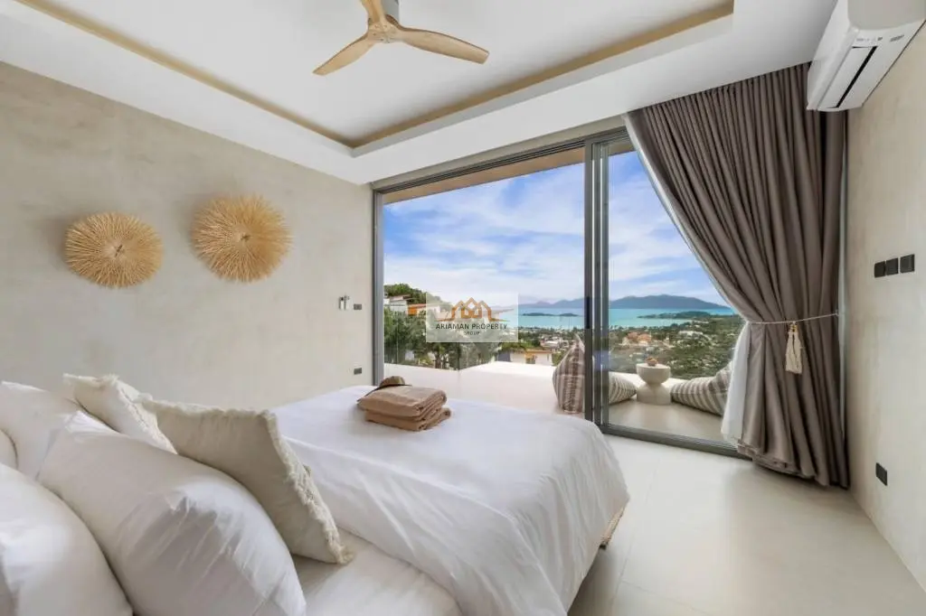 Incredible 5-Bedroom Villa with Infinity Pool and Ocean Views