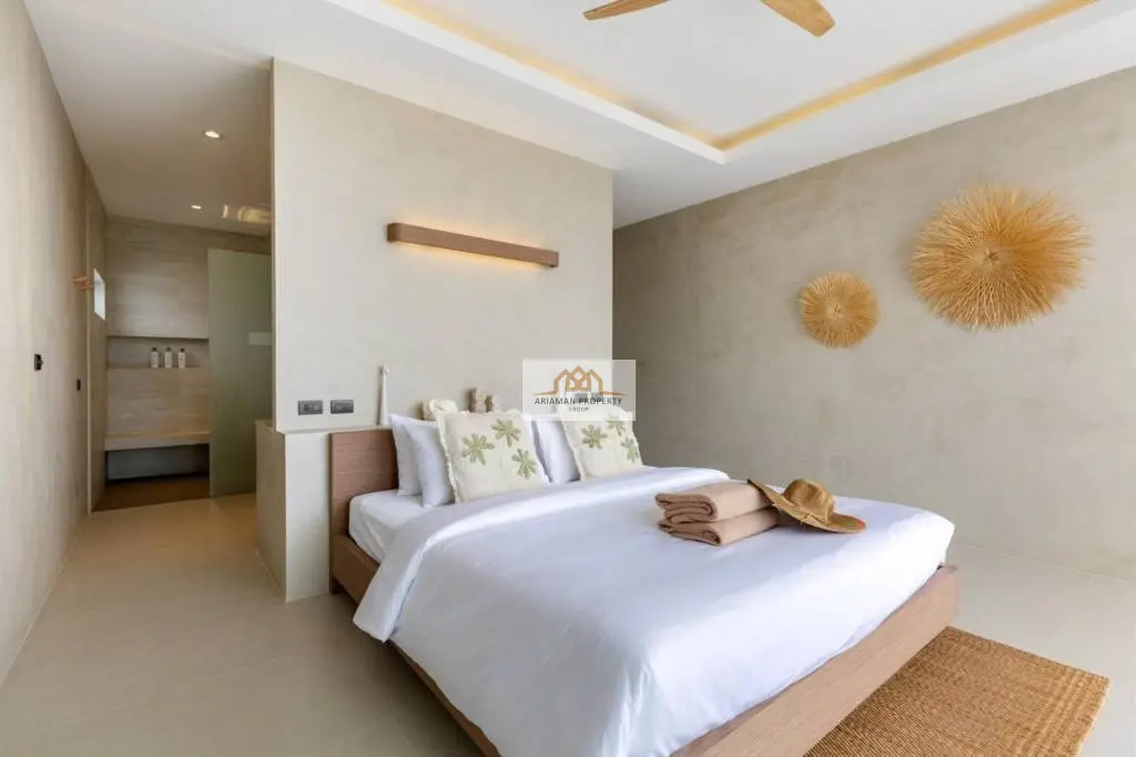 Incredible 5-Bedroom Villa with Infinity Pool and Ocean Views