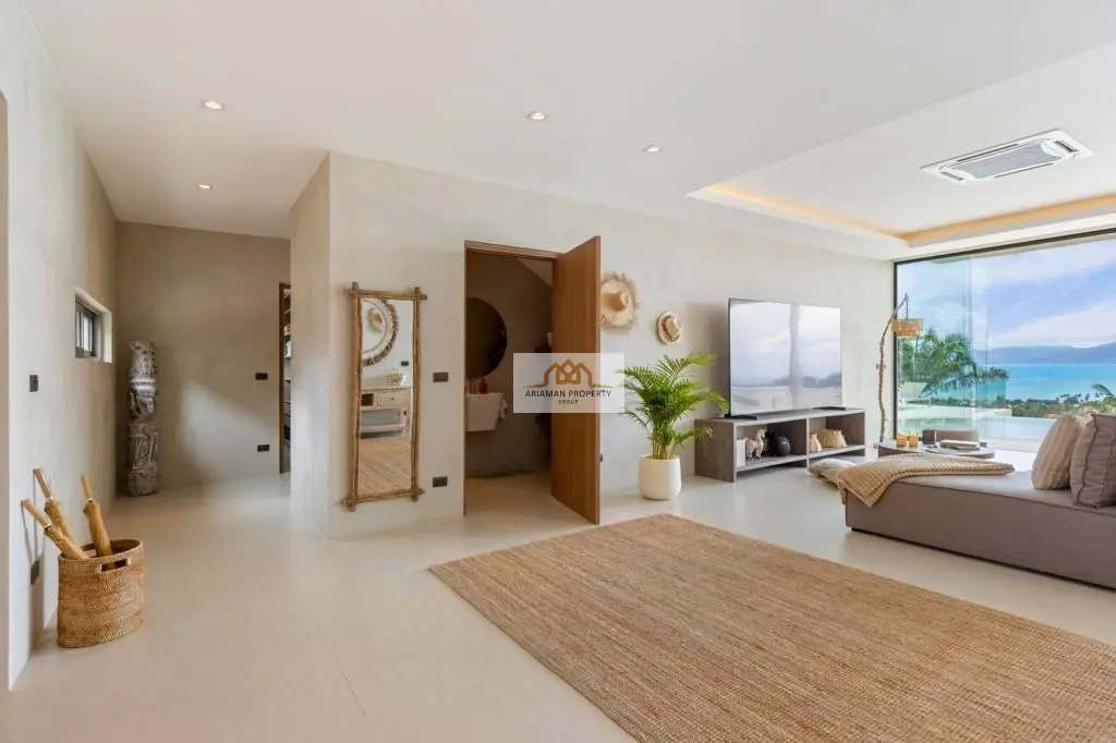 Incredible 5-Bedroom Villa with Infinity Pool and Ocean Views