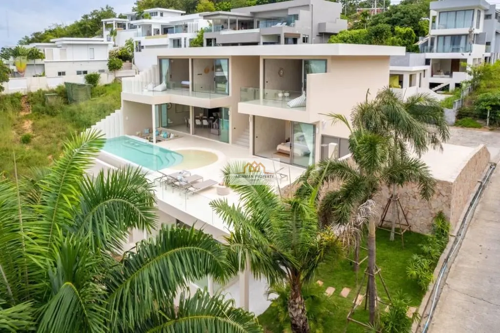 Incredible 5-Bedroom Villa with Infinity Pool and Ocean Views
