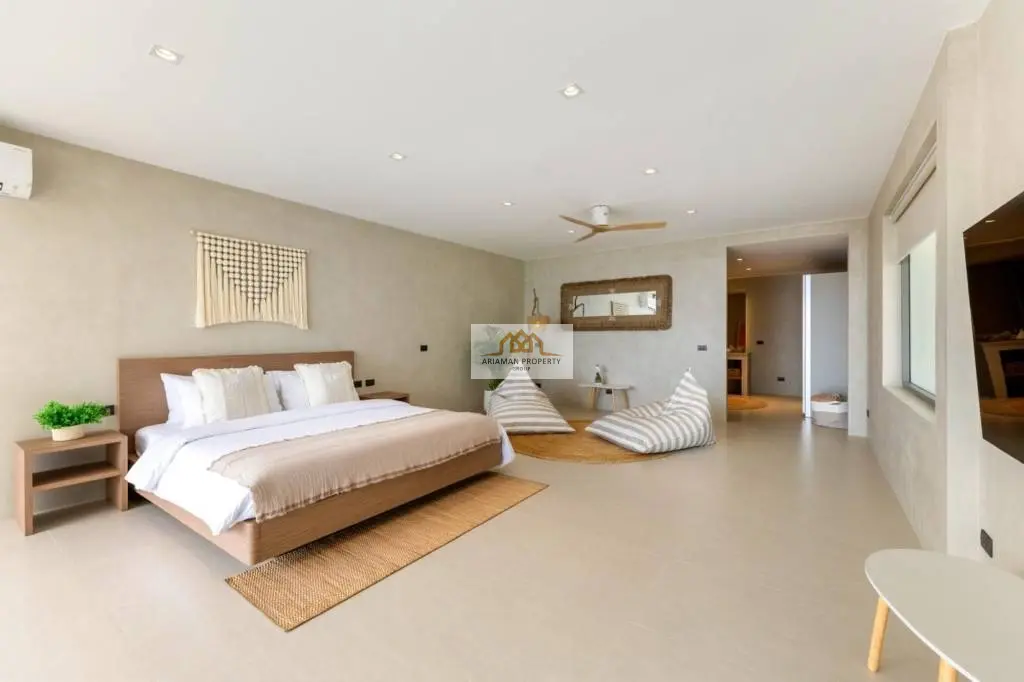 Incredible 5-Bedroom Villa with Infinity Pool and Ocean Views