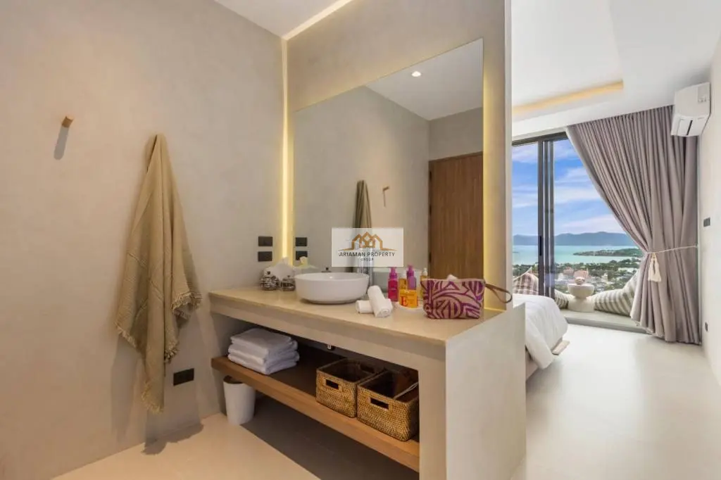 Incredible 5-Bedroom Villa with Infinity Pool and Ocean Views