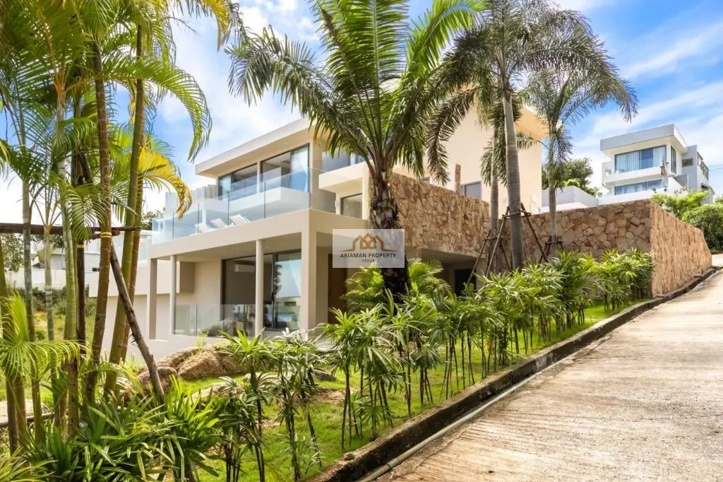 Incredible 5-Bedroom Villa with Infinity Pool and Ocean Views