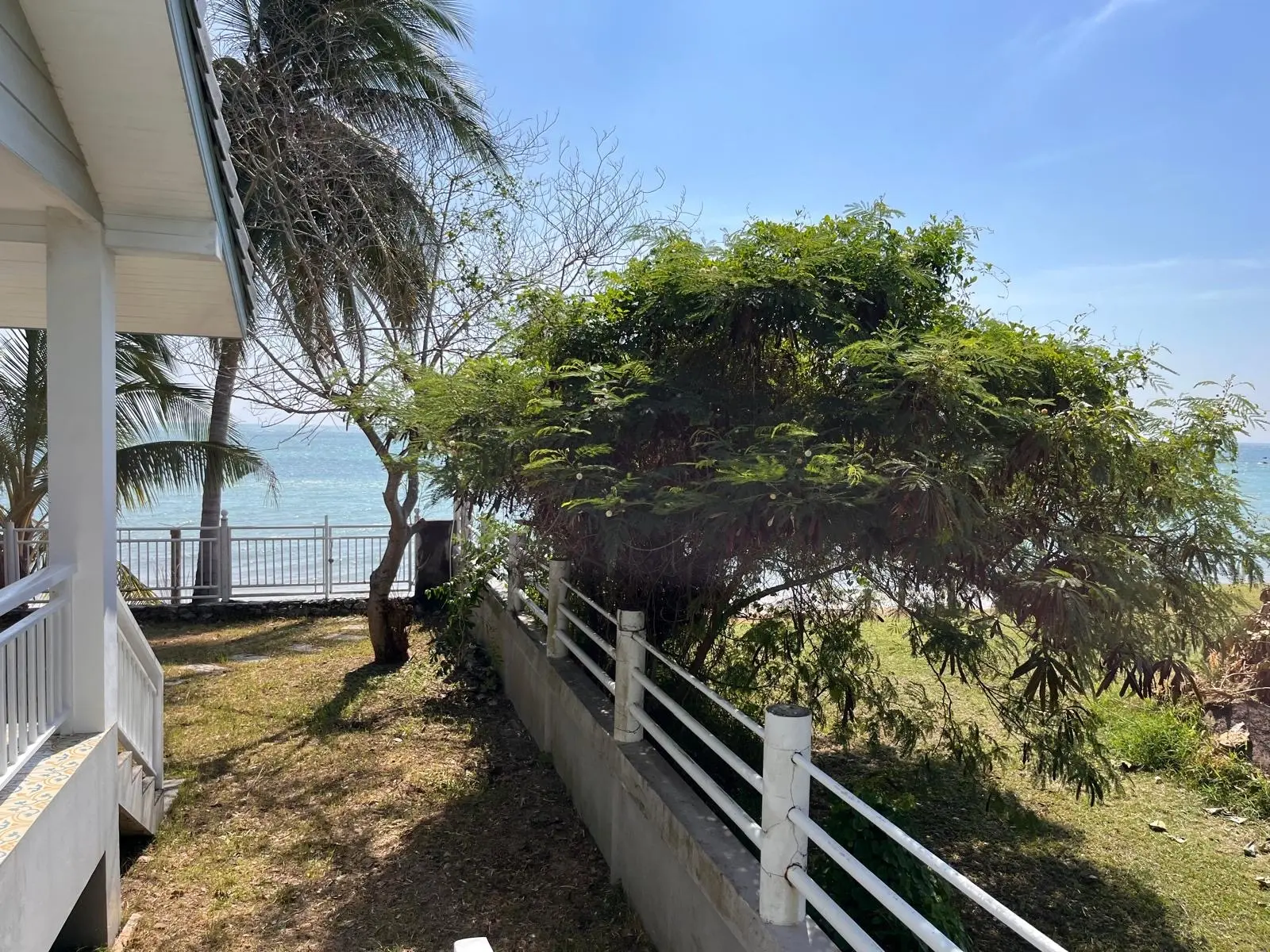 2 Bed 3 Bath Beach house In Hua Thanon 