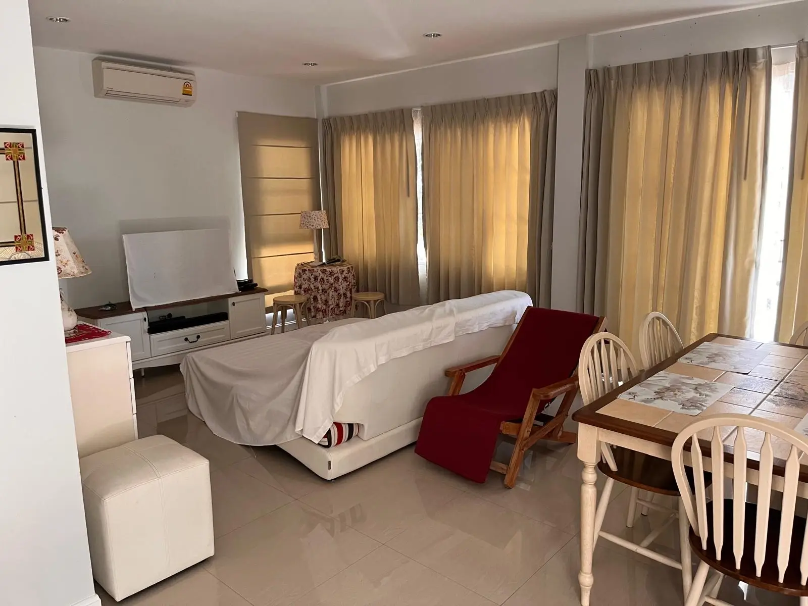 2 Bed 3 Bath Beach house In Hua Thanon 