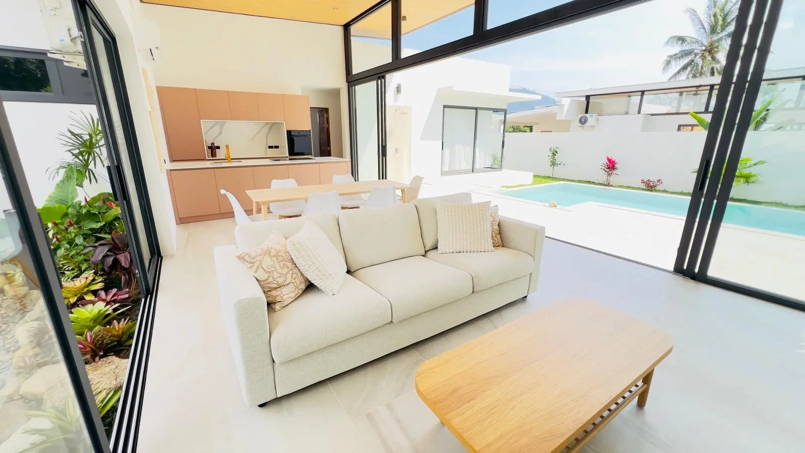 Brand New 3 Bed Pool Villa In Lamai 