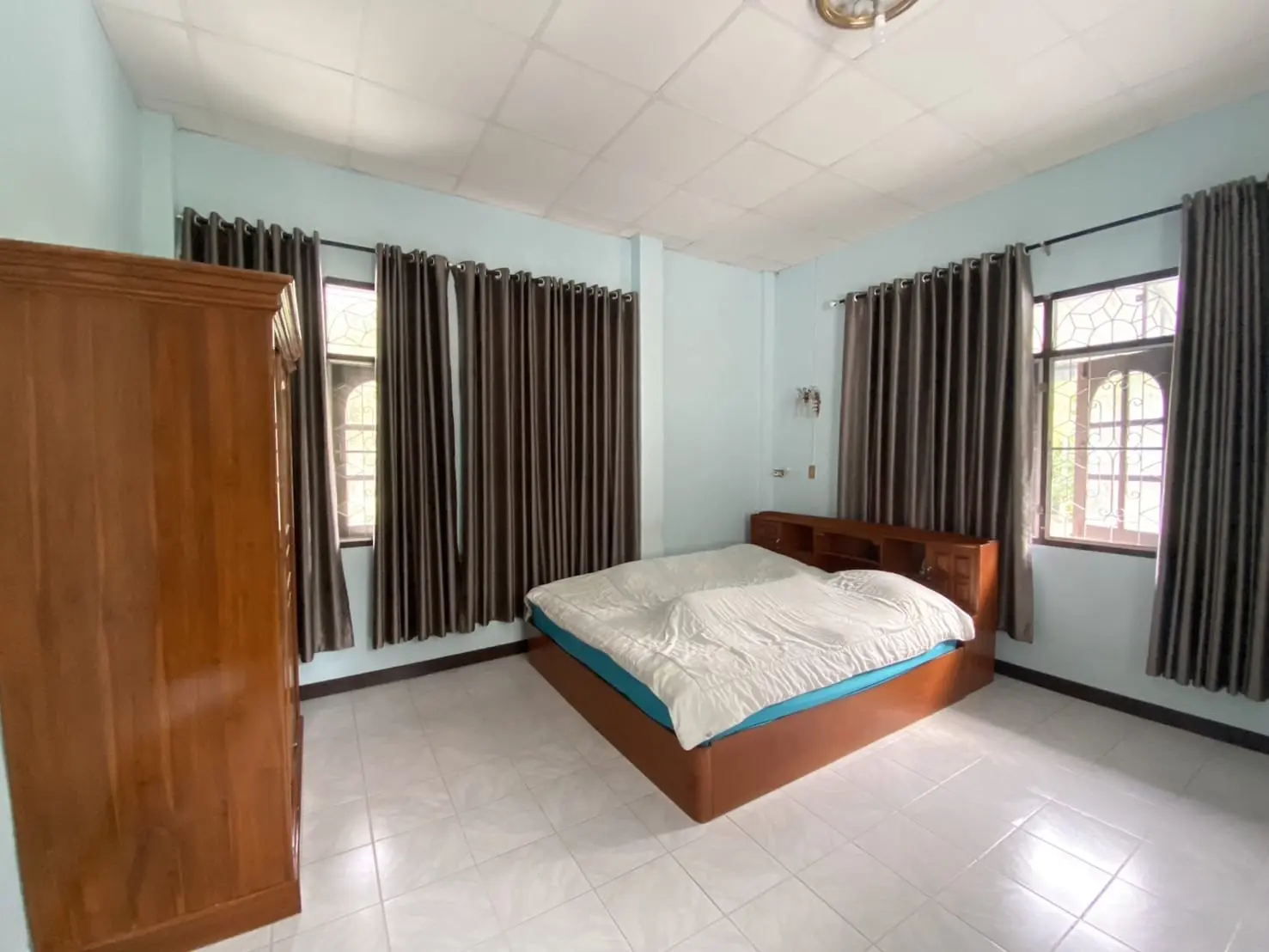 Large 2 Bed 2 Bath Thai Style House In Taling Ngam