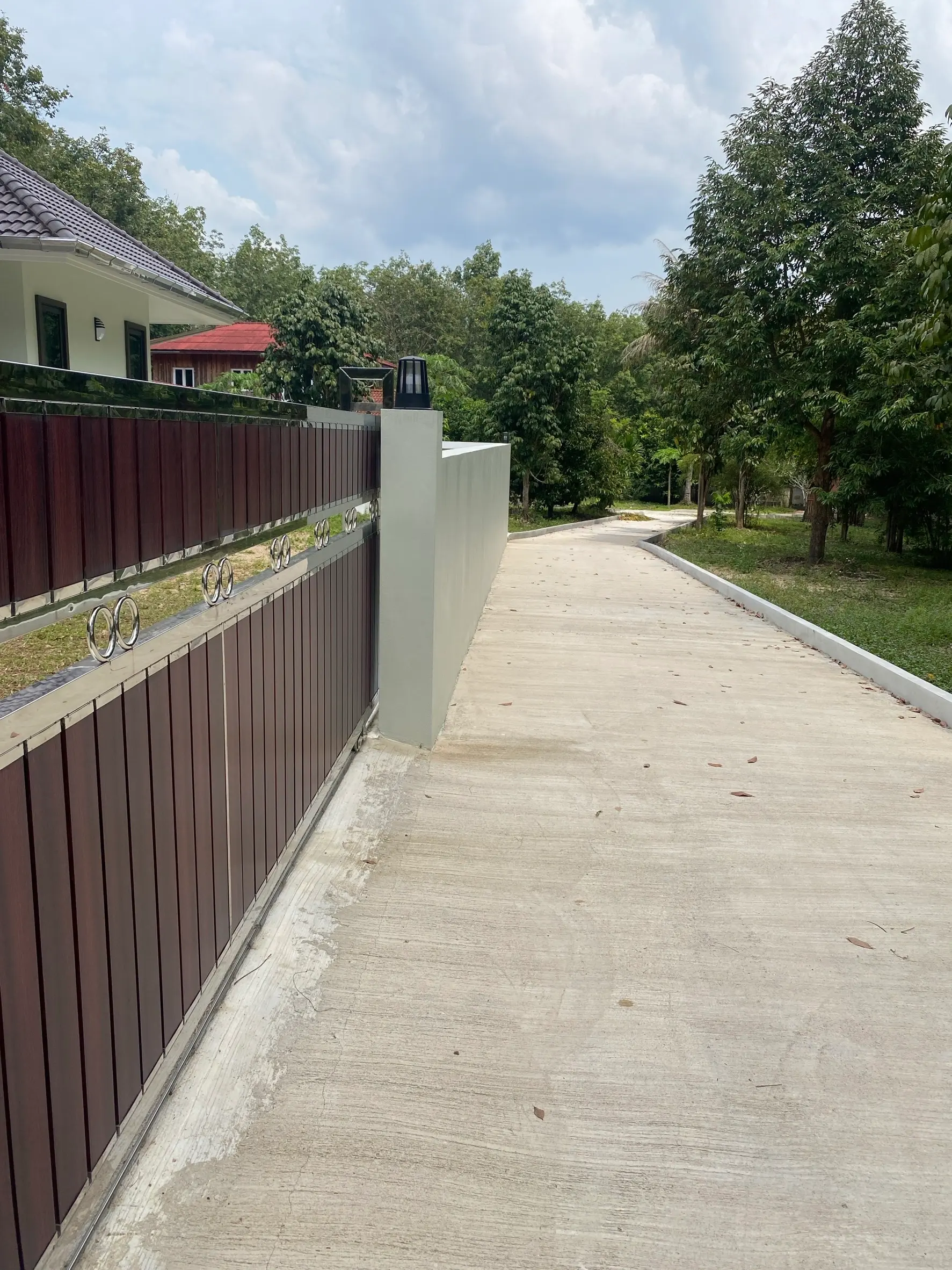 Large Land With 3 Bedroom 3 Bathroom Villa In Na Mueang