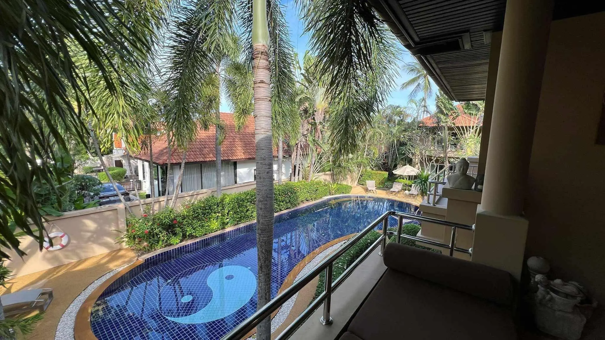 Townhouse 2 Bed 2 Bath With Shared Pool In Bangrak