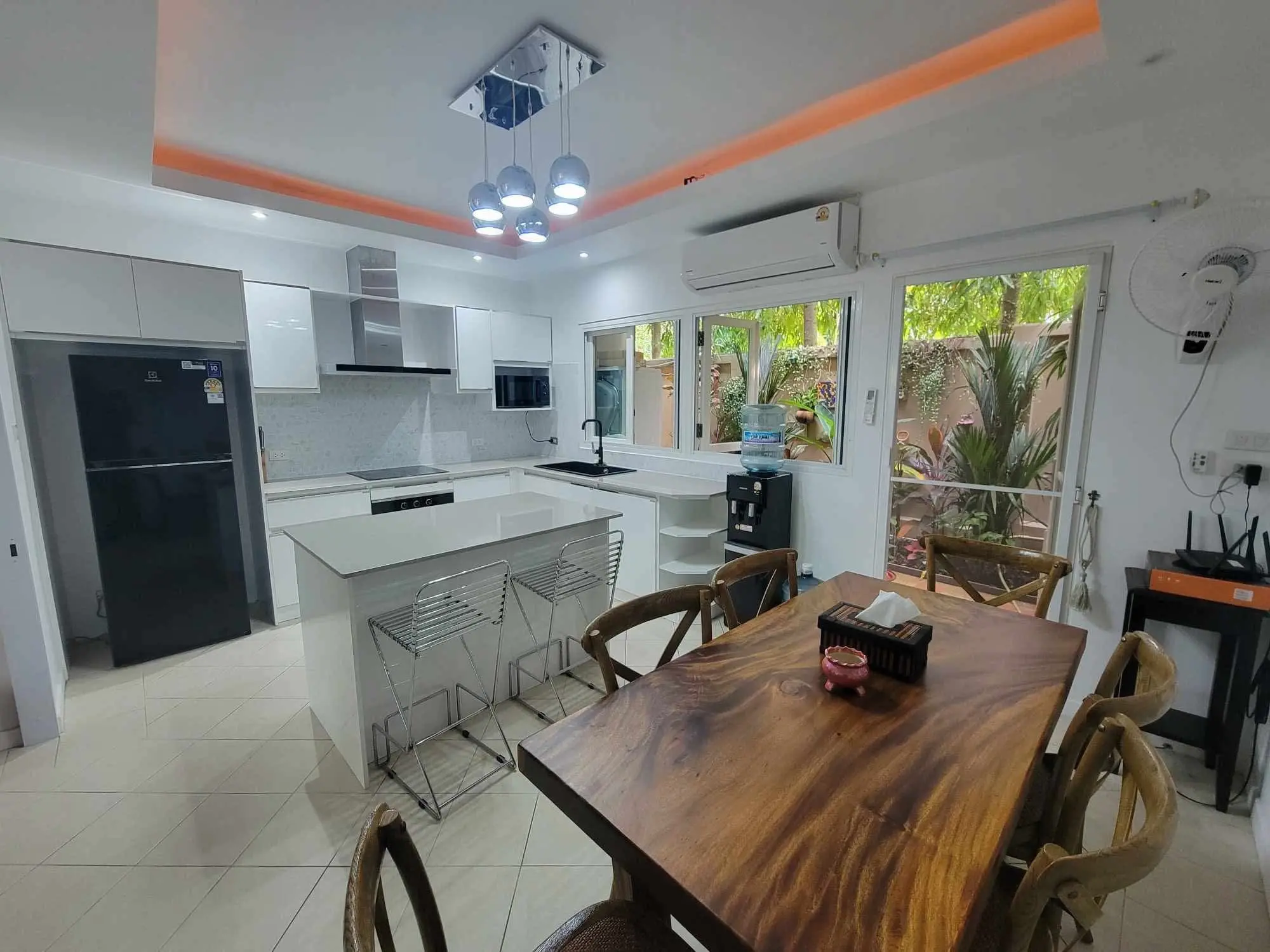 Townhouse 2 Bed 2 Bath With Shared Pool In Bangrak