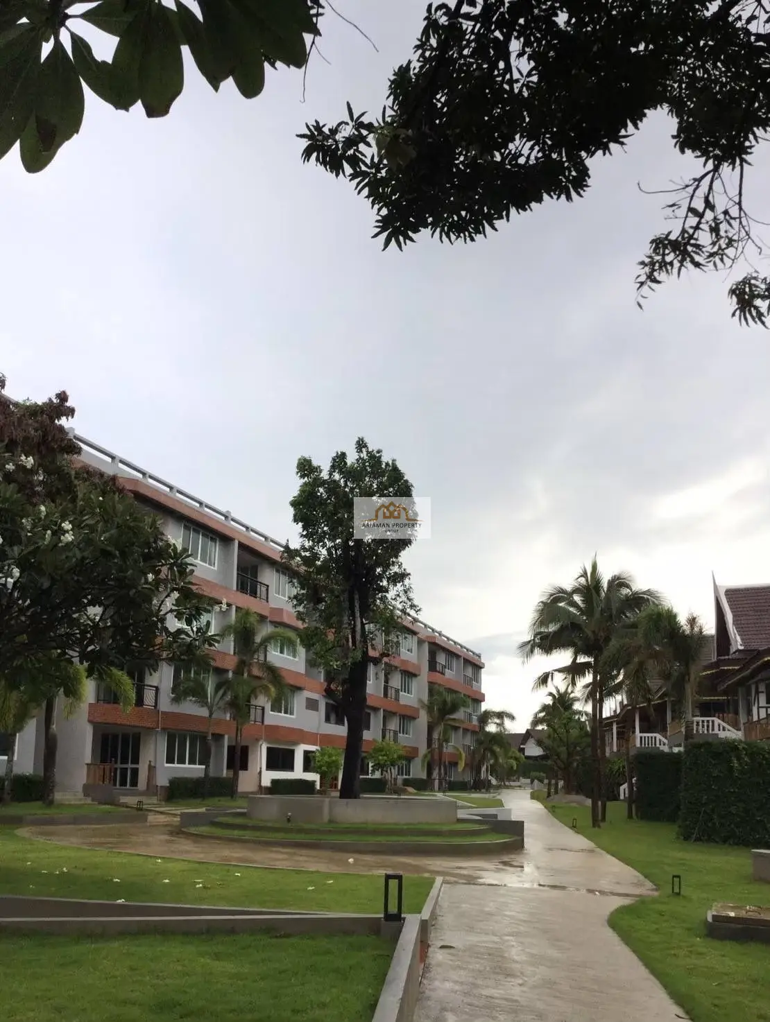 โรงแรมฟรีโฮลด์ขนาดกว้างขวาง 70 ห้อง พร้อมสระว่ายน้ำและสวนเขตร้อนในเกาะสมุย
