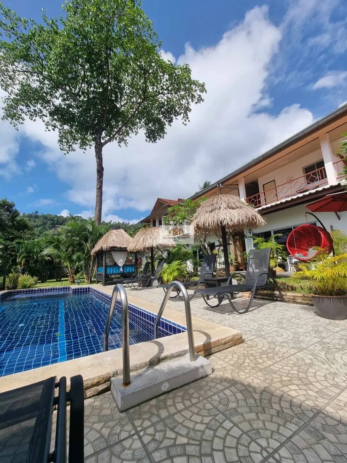 โรงแรมฟรีโฮลด์ขนาดกว้างขวาง 70 ห้อง พร้อมสระว่ายน้ำและสวนเขตร้อนในเกาะสมุย