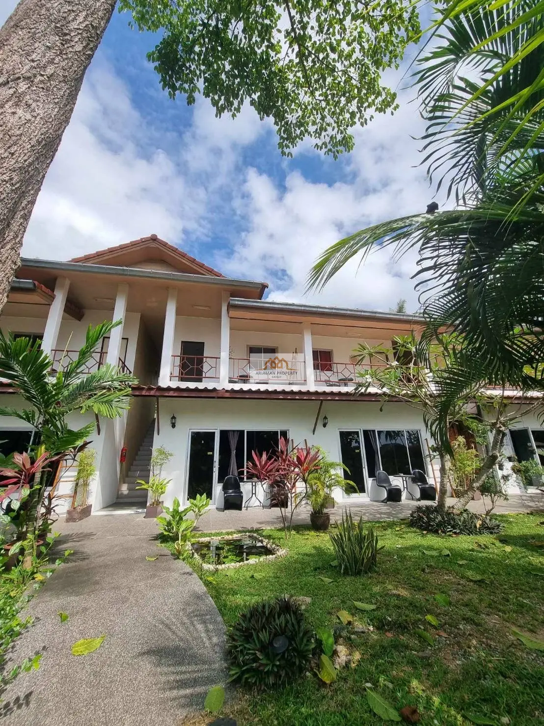 โรงแรมฟรีโฮลด์ขนาดกว้างขวาง 70 ห้อง พร้อมสระว่ายน้ำและสวนเขตร้อนในเกาะสมุย