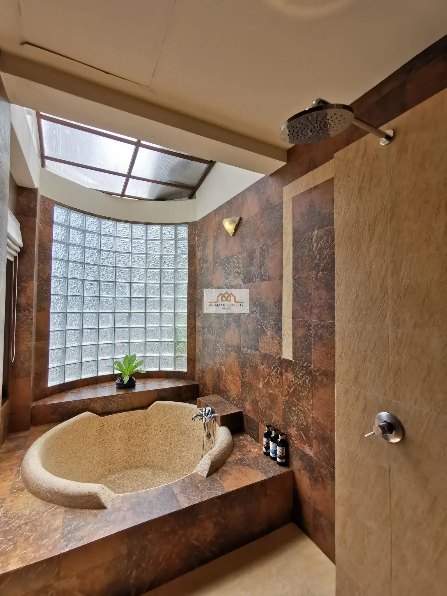 Spacious 3-Bedroom Freehold Villa with Infinity Pool and Ocean View in Bangpor 