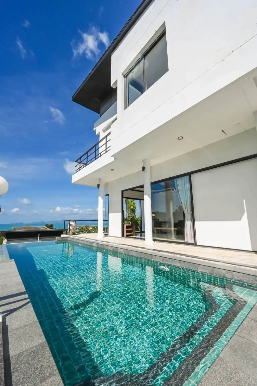 
    Large 5-Bedroom Sea View Villa in Bang Por
  