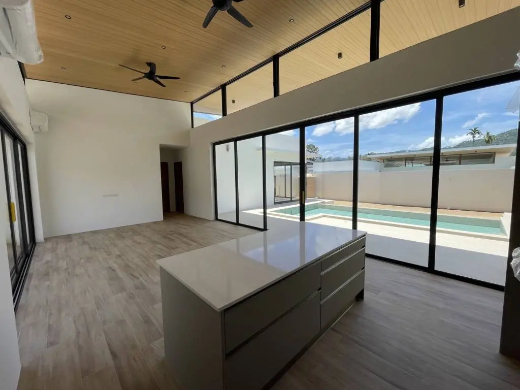 
    Luxurious Modern Villa with Pool in Lamai
  