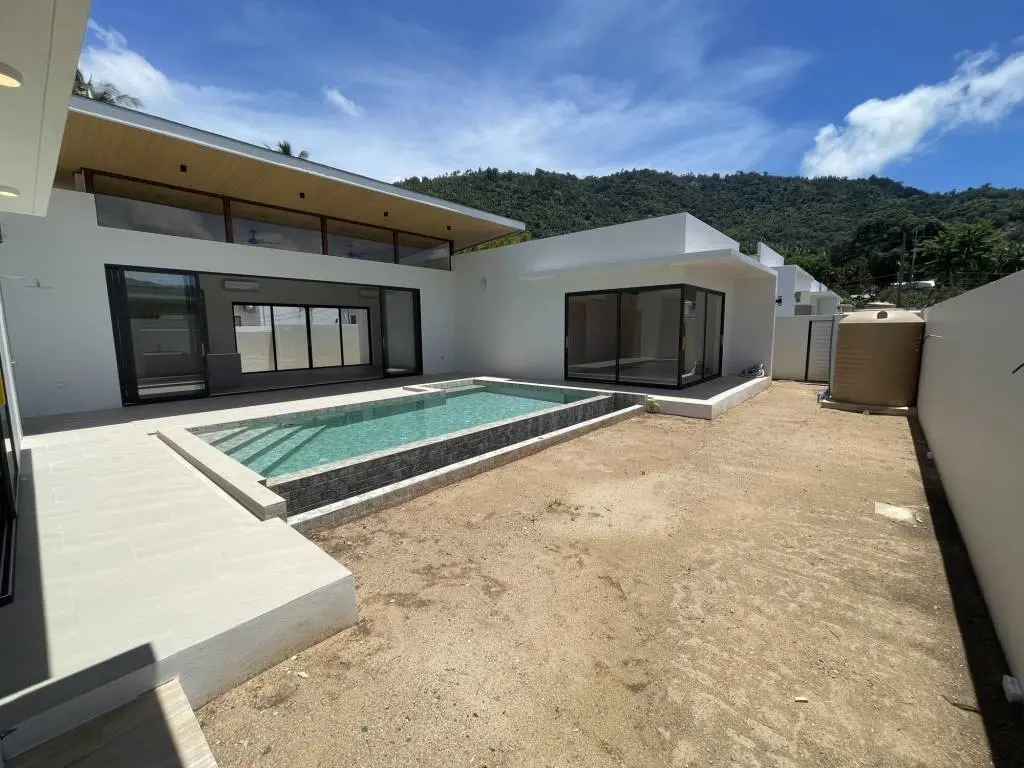 
    Luxurious Modern Villa with Pool in Lamai
  