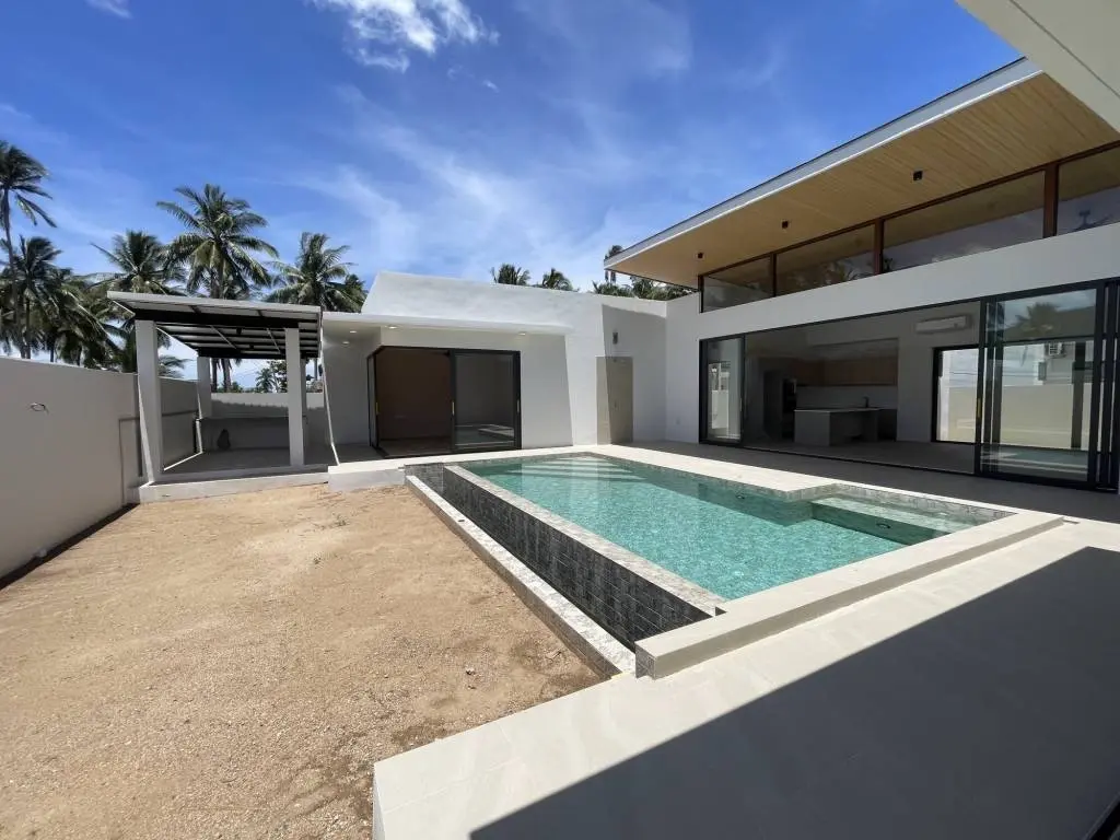 
    Luxurious Modern Villa with Pool in Lamai
  