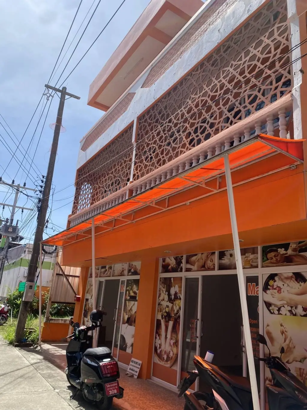 
    Premium Freehold Hotel in Lamai Ko Samui For Sale
  